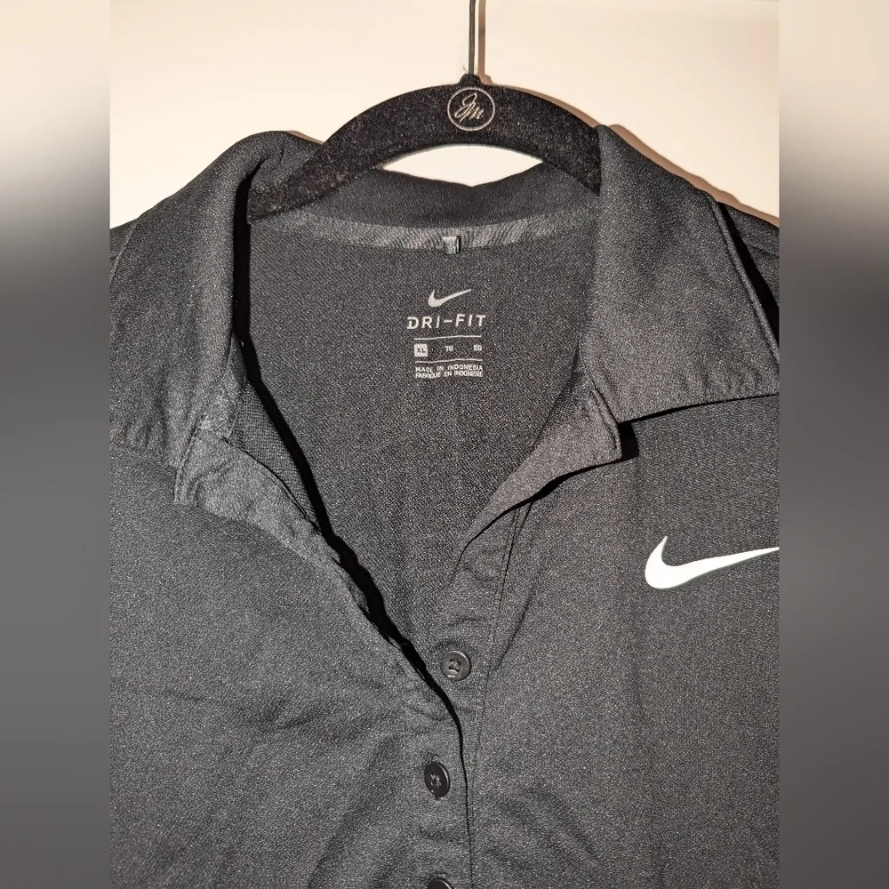 Women's Nike Dri-Fit collared shirt size XL. Women's black Nike shirt XL.